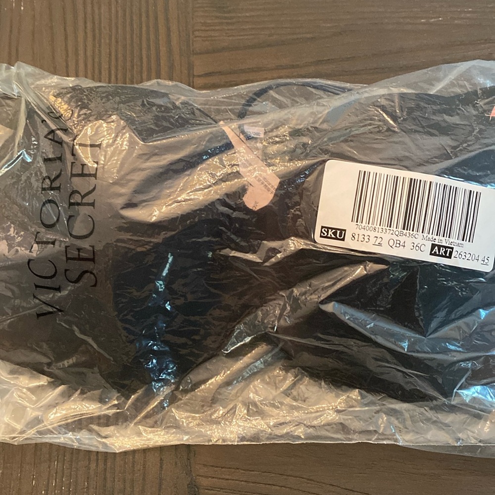 NWT 36C Body by Victoria Strapless Bra